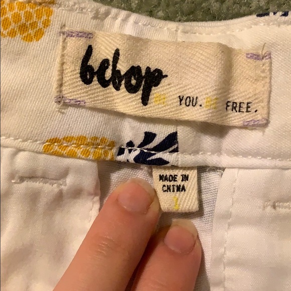 Pineapple shorts - Picture 3 of 3